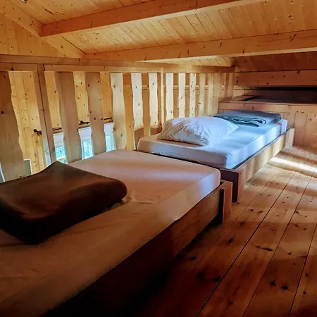 Cabanes Et Lodges Du Belvedere Serrieres-sur-Ain Exterior foto
