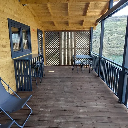 Cabanes Et Lodges Du Belvedere Serrieres-sur-Ain Exterior photo