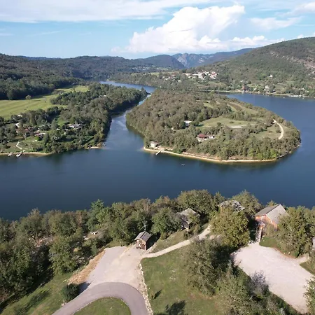 Cabanes Et Lodges Du Belvedere Serrieres-sur-Ain Exterior photo