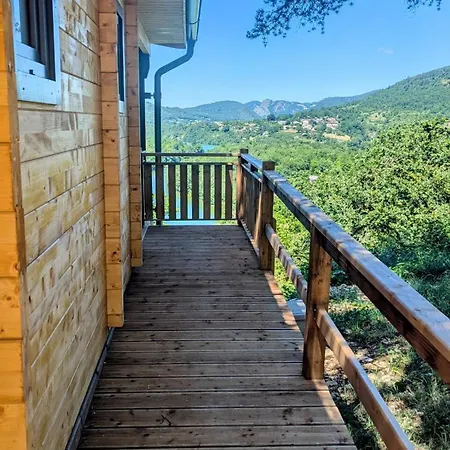 Cabanes Et Lodges Du Belvedere Serrieres-sur-Ain Exterior photo