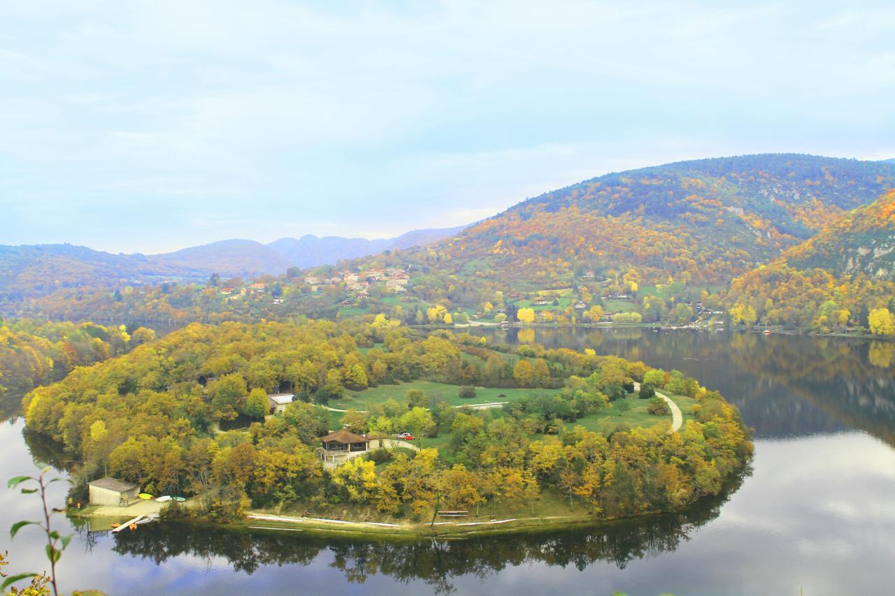 Lodge Et Du Belvedere Serrieres-sur-Ain